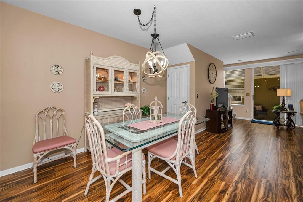 For Sale: $355,000 (3 beds, 2 baths, 1530 Square Feet)