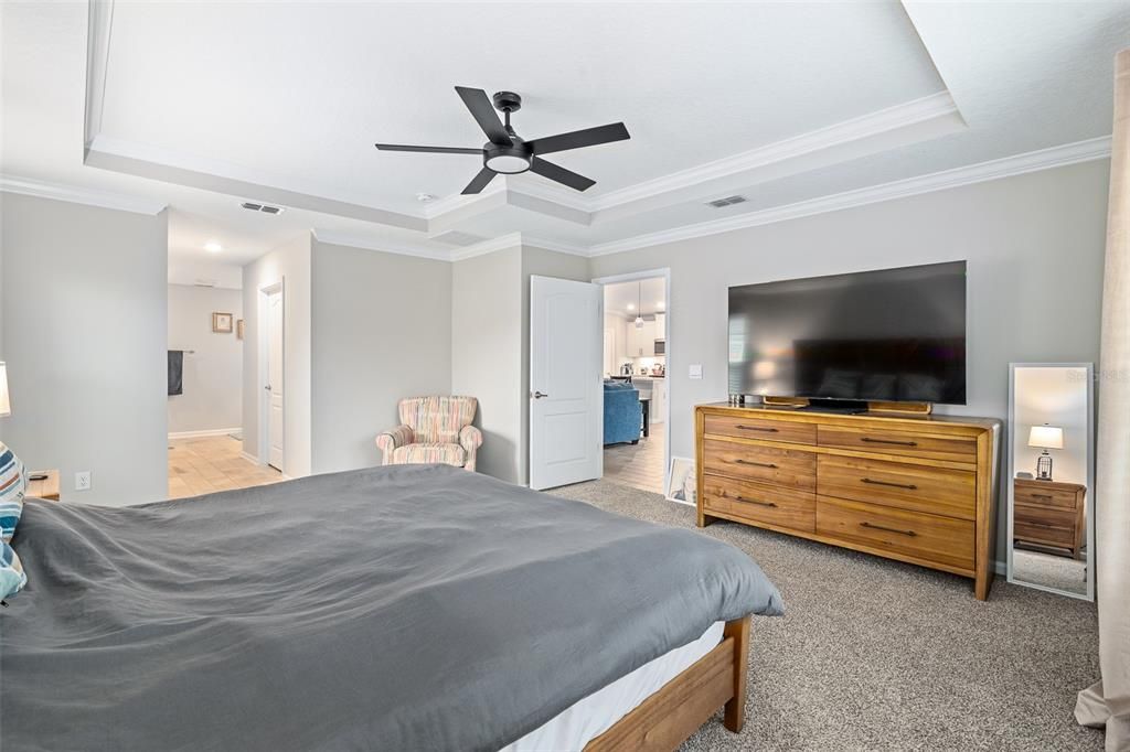 For Rent: $2,700 (4 beds, 2 baths, 1986 Square Feet)