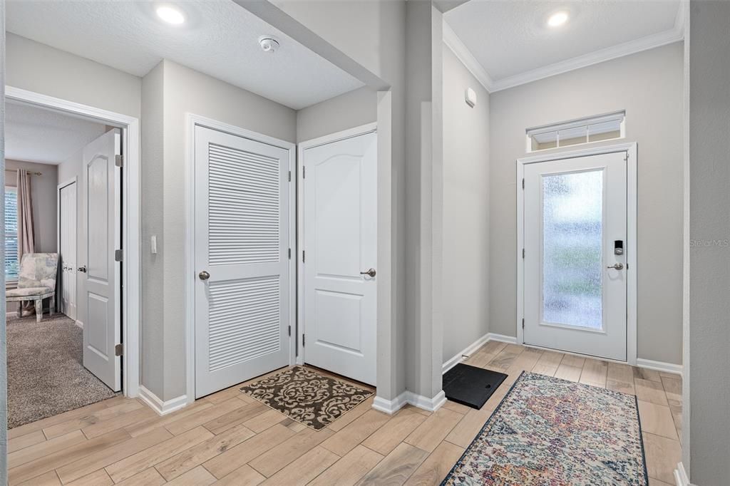For Rent: $2,700 (4 beds, 2 baths, 1986 Square Feet)