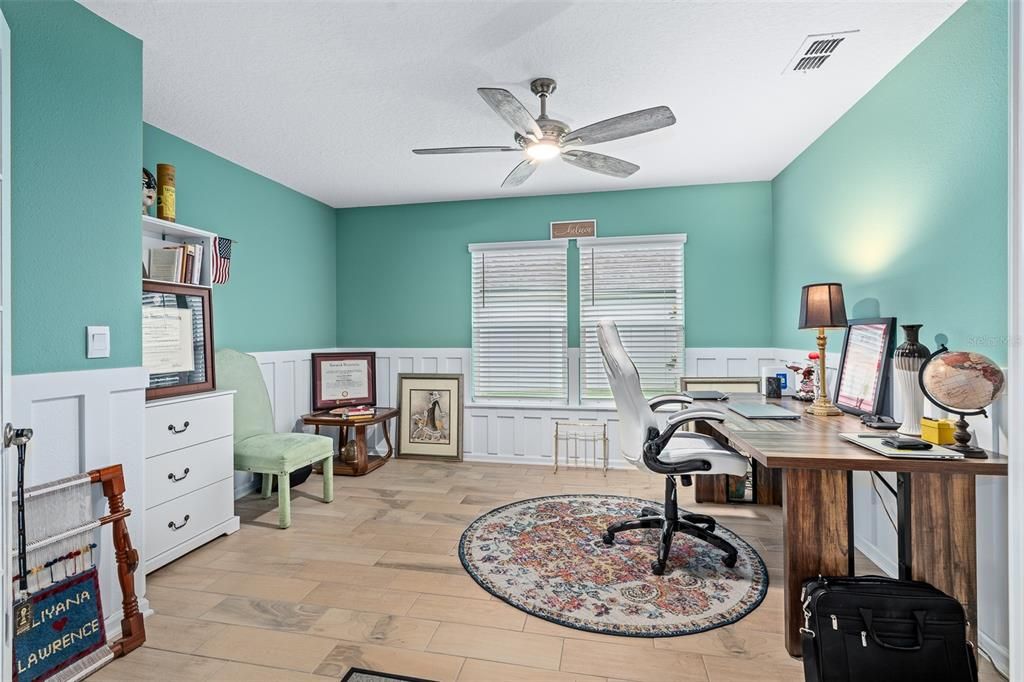 For Rent: $2,700 (4 beds, 2 baths, 1986 Square Feet)