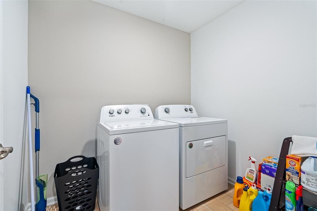 For Rent: $2,700 (4 beds, 2 baths, 1986 Square Feet)