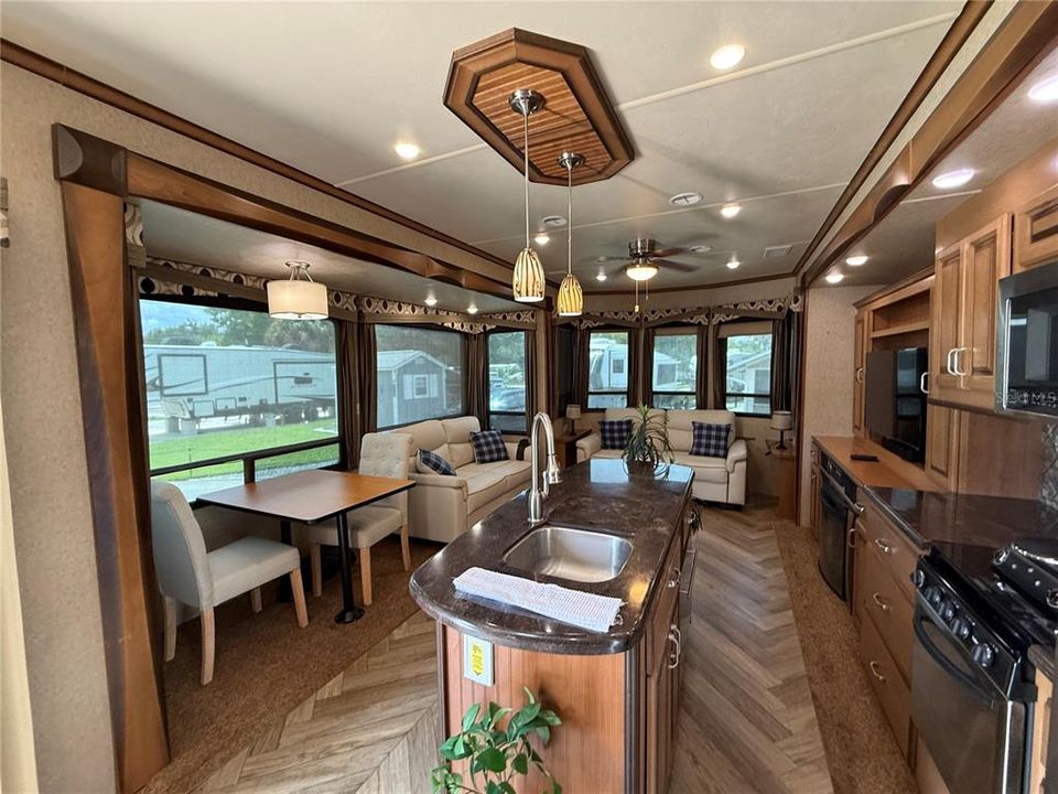 На продажу: $89,500 (0.05 acres)