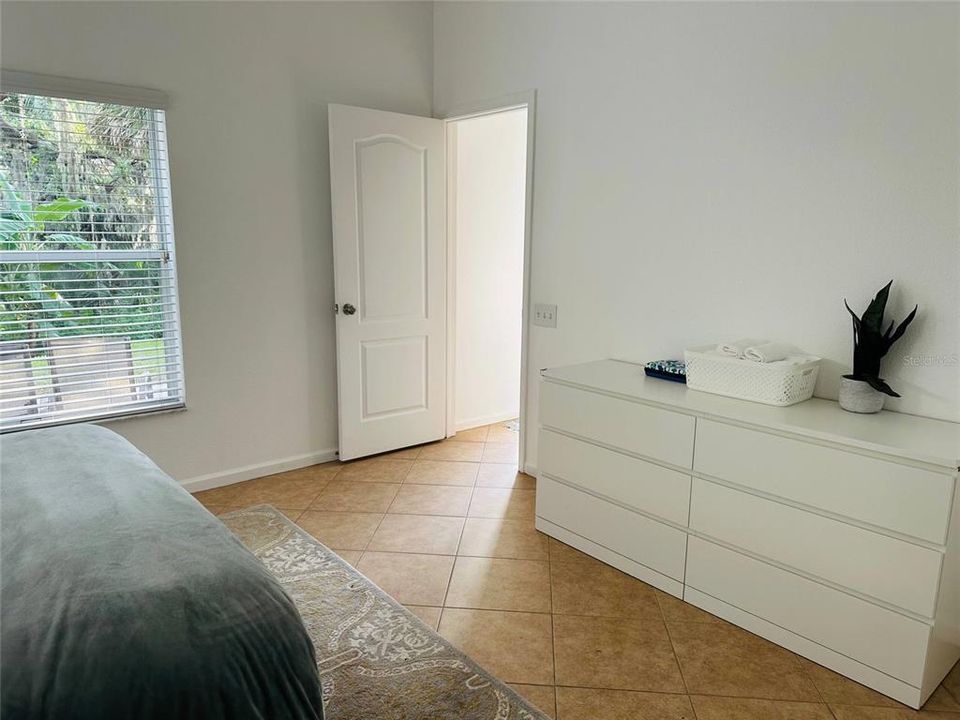 В аренду: $2,425 (3 спален, 2 ванн, 1525 Квадратных фут)