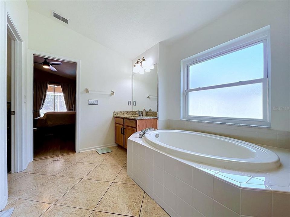 For Sale: $549,000 (4 beds, 2 baths, 2534 Square Feet)