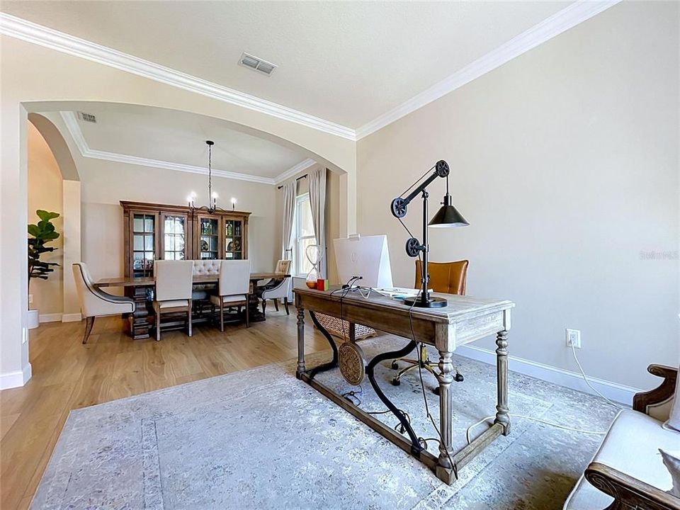For Sale: $549,000 (4 beds, 2 baths, 2534 Square Feet)