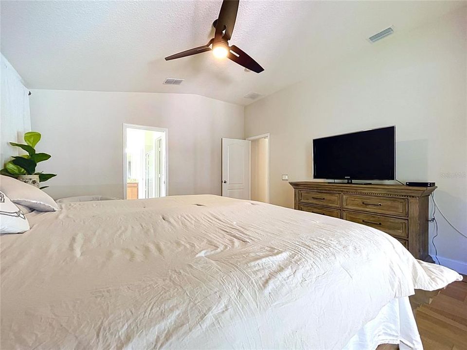 For Sale: $549,000 (4 beds, 2 baths, 2534 Square Feet)