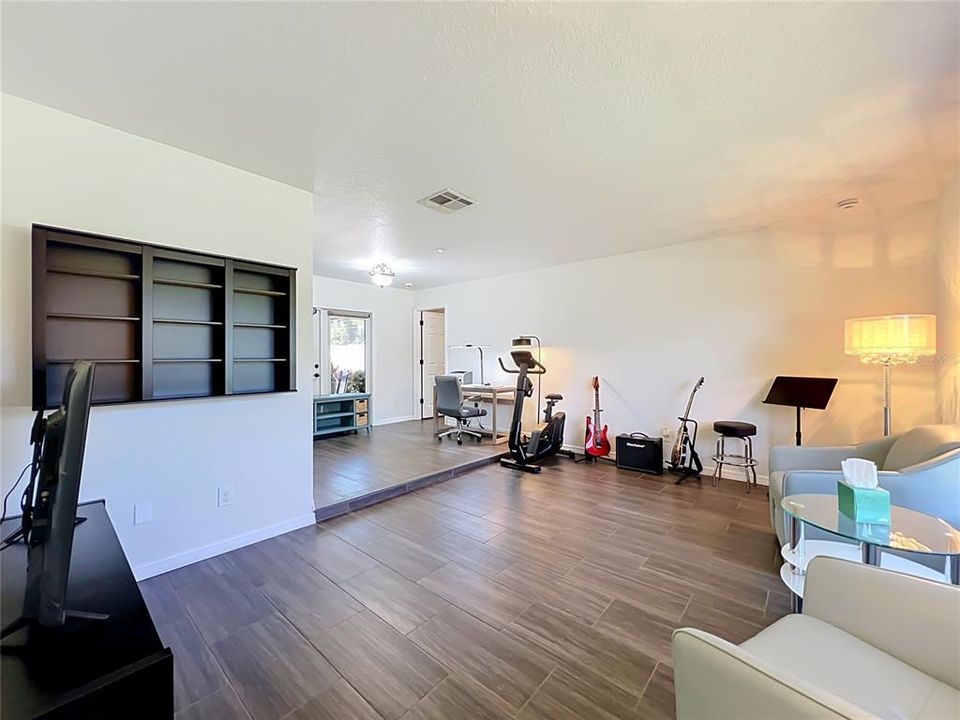 На продажу: $389,900 (4 спален, 2 ванн, 1500 Квадратных фут)