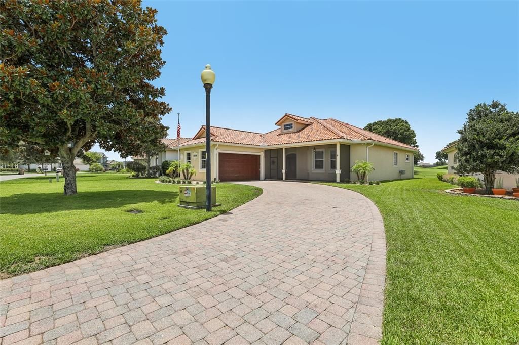 For Sale: $549,000 (3 beds, 2 baths, 2136 Square Feet)
