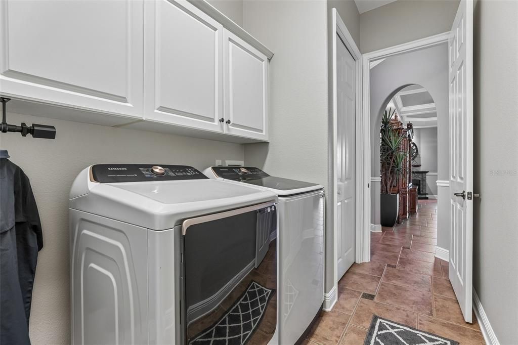 For Sale: $549,000 (3 beds, 2 baths, 2136 Square Feet)