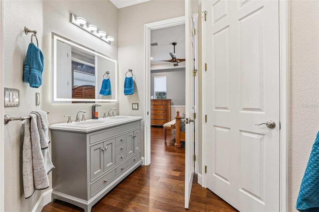 For Sale: $549,000 (3 beds, 2 baths, 2136 Square Feet)