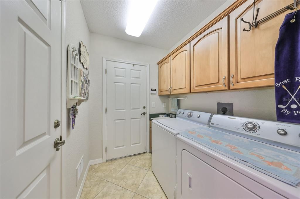 For Sale: $349,900 (3 beds, 2 baths, 1860 Square Feet)