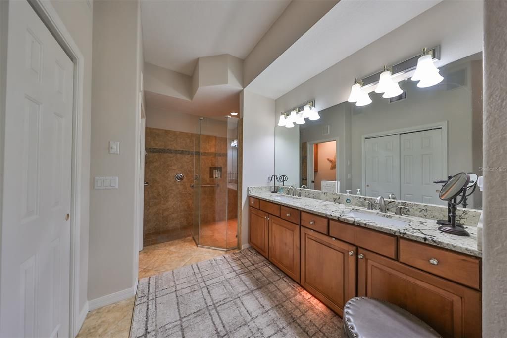 For Sale: $349,900 (3 beds, 2 baths, 1860 Square Feet)