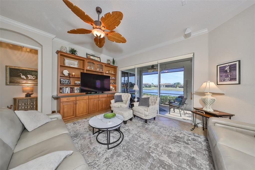 For Sale: $349,900 (3 beds, 2 baths, 1860 Square Feet)