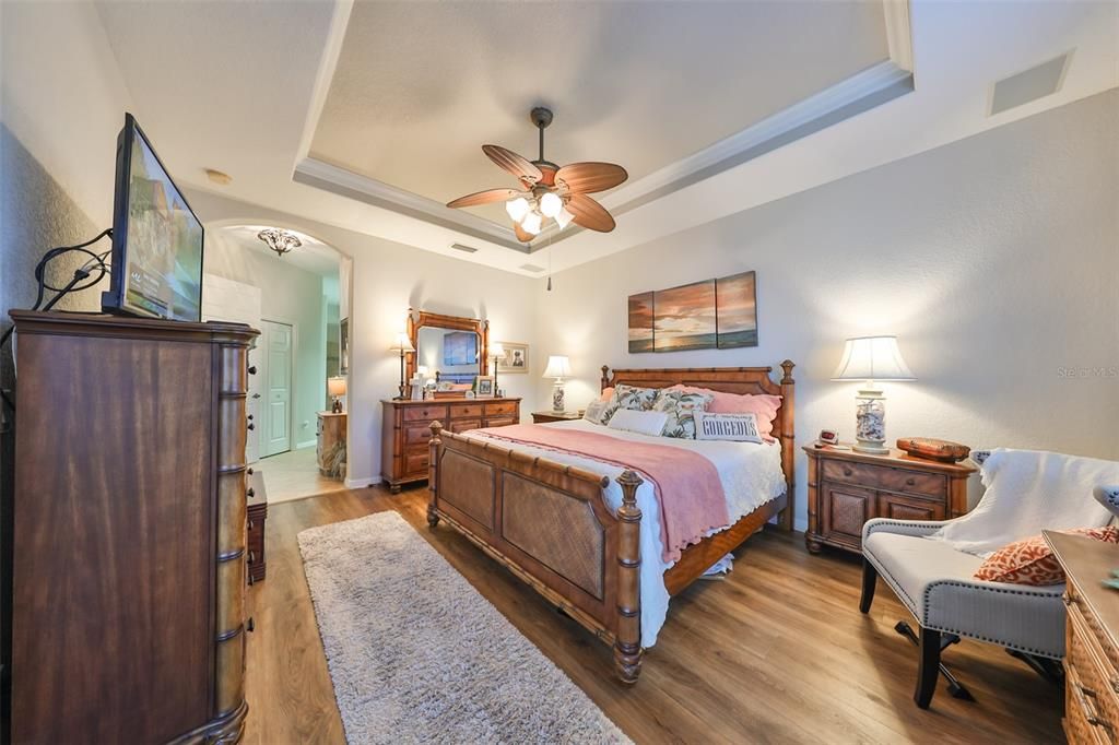 For Sale: $349,900 (3 beds, 2 baths, 1860 Square Feet)