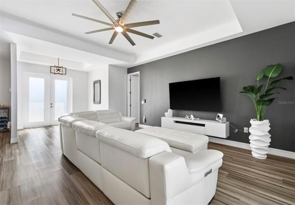 En Venta: $475,000 (3 camas, 2 baños, 1840 Pies cuadrados)