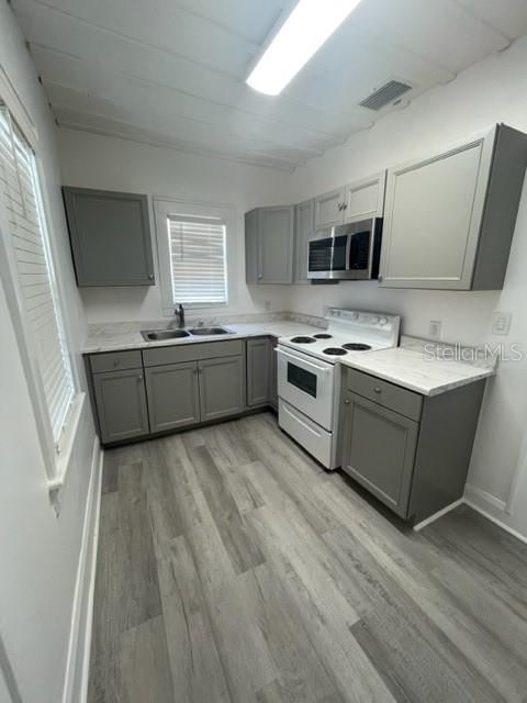 В аренду: $1,800 (2 спален, 1 ванн, 850 Квадратных фут)