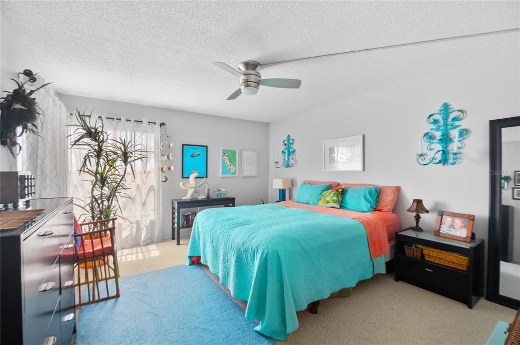 For Sale: $164,900 (1 beds, 1 baths, 770 Square Feet)