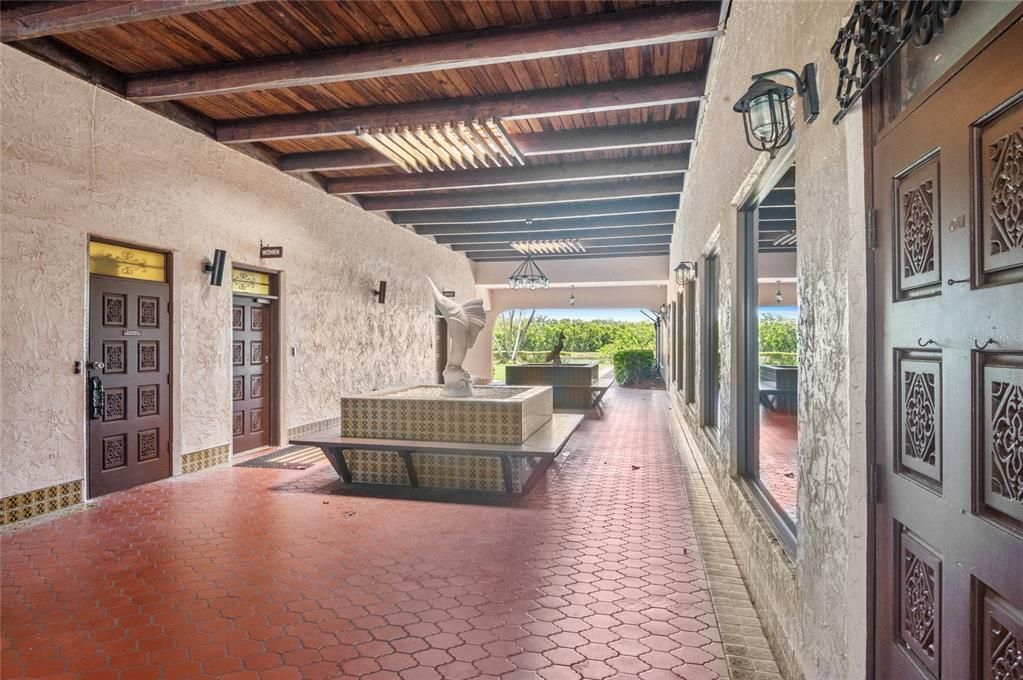 For Sale: $164,900 (1 beds, 1 baths, 770 Square Feet)