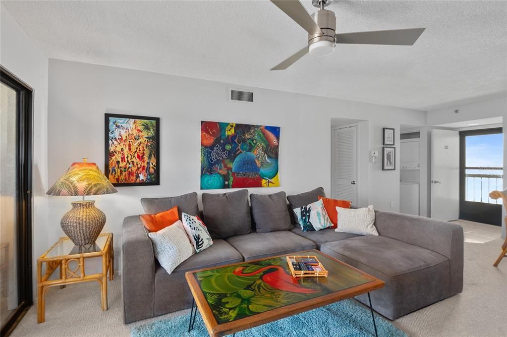 For Sale: $164,900 (1 beds, 1 baths, 770 Square Feet)