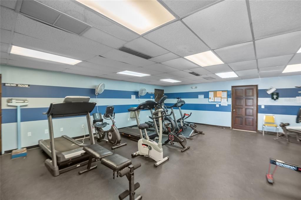 For Sale: $164,900 (1 beds, 1 baths, 770 Square Feet)