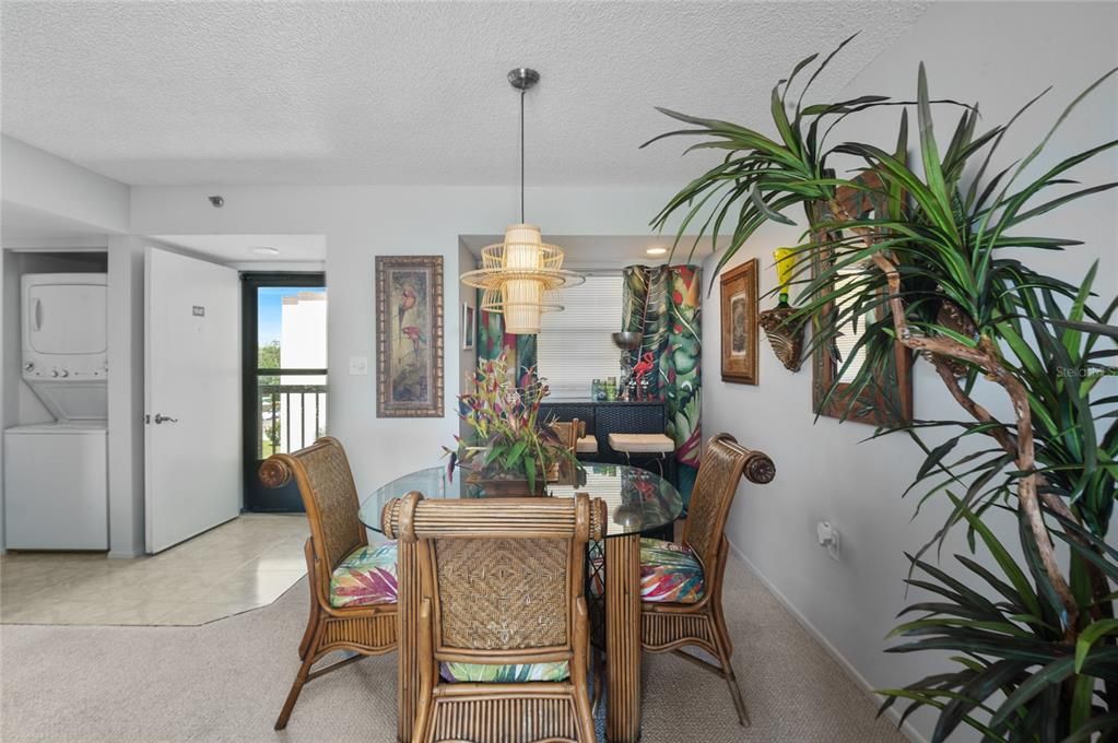 For Sale: $164,900 (1 beds, 1 baths, 770 Square Feet)