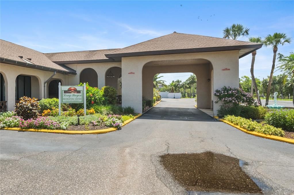 For Sale: $164,900 (1 beds, 1 baths, 770 Square Feet)
