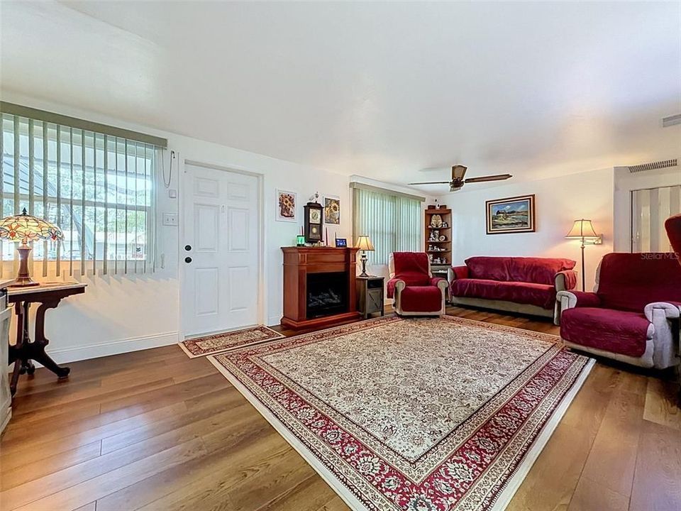 En Venta: $275,000 (2 camas, 1 baños, 1224 Pies cuadrados)
