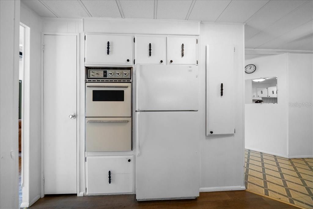 На продажу: $129,900 (2 спален, 2 ванн, 1284 Квадратных фут)