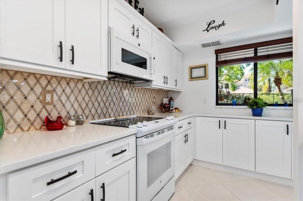 В аренду: $2,250 (2 спален, 2 ванн, 1330 Квадратных фут)