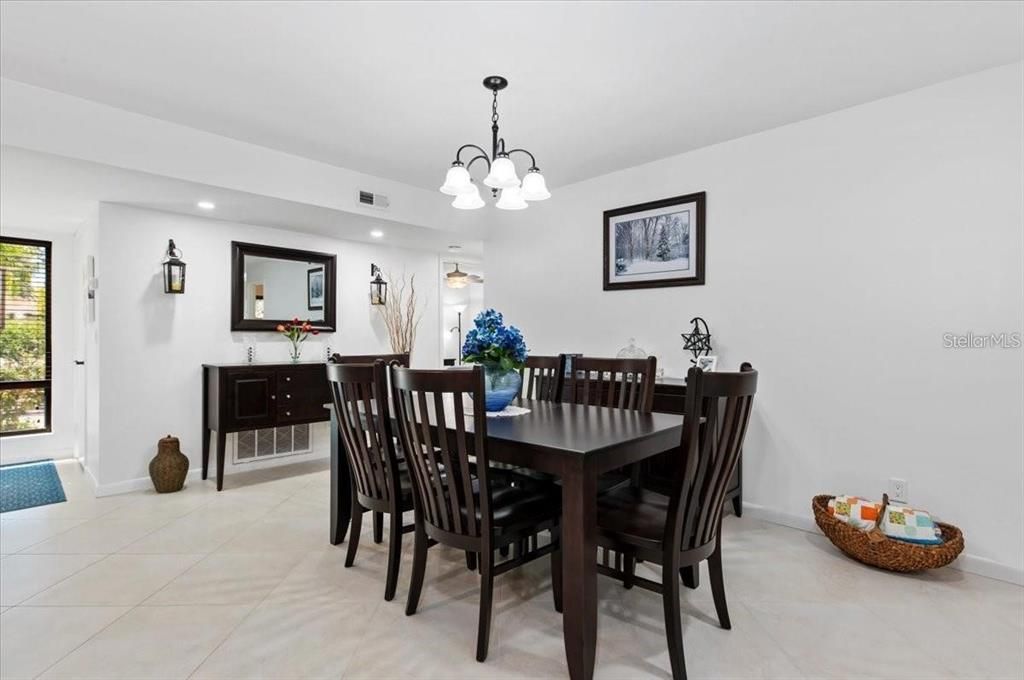 В аренду: $2,250 (2 спален, 2 ванн, 1330 Квадратных фут)