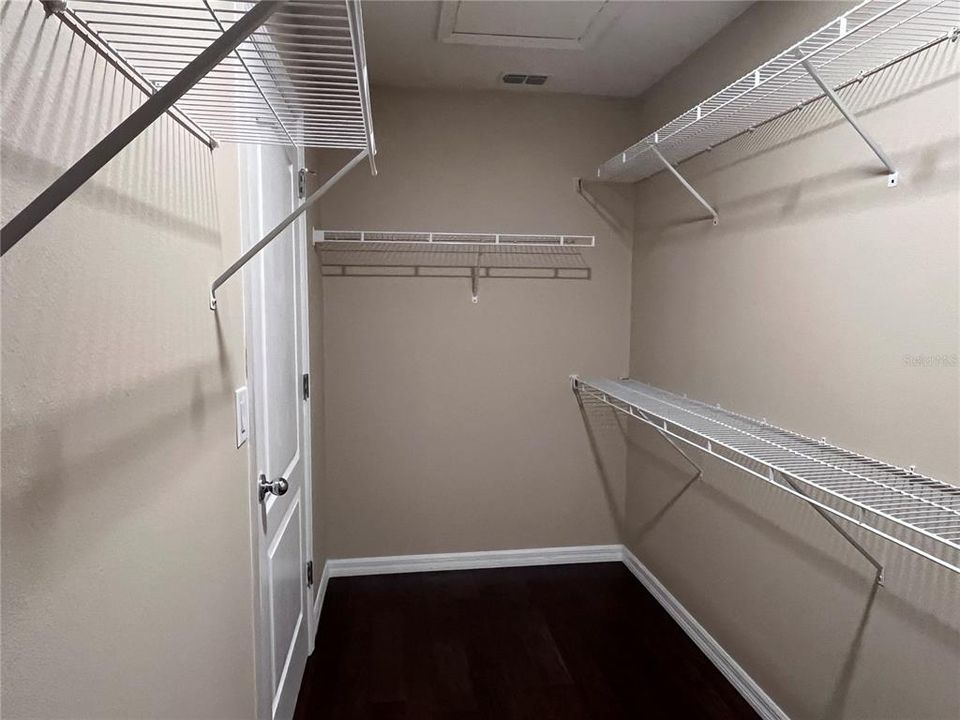 For Rent: $3,100 (5 beds, 3 baths, 2700 Square Feet)