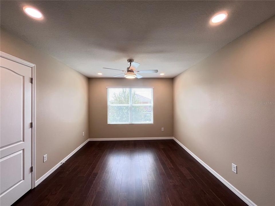 For Rent: $3,100 (5 beds, 3 baths, 2700 Square Feet)