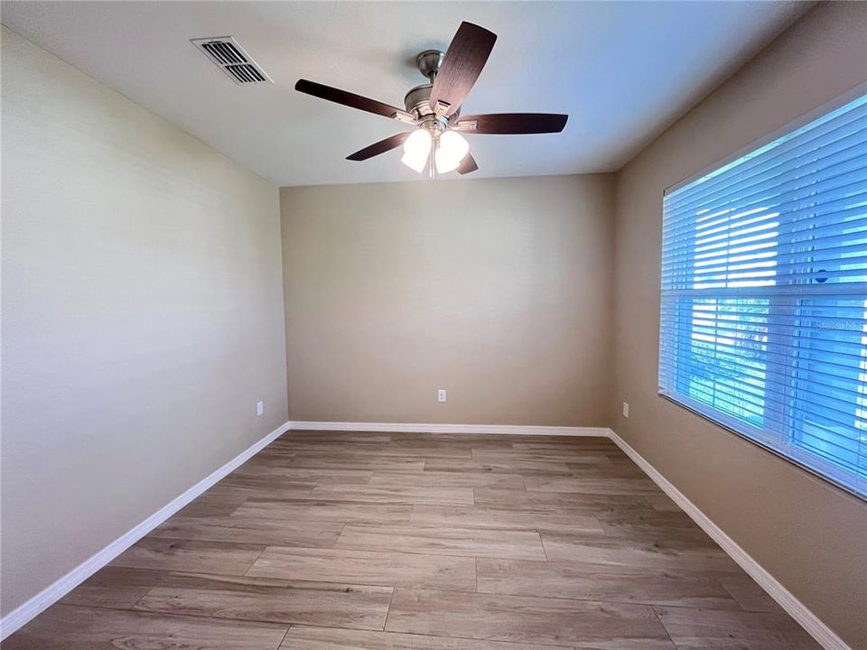 For Rent: $3,100 (5 beds, 3 baths, 2700 Square Feet)
