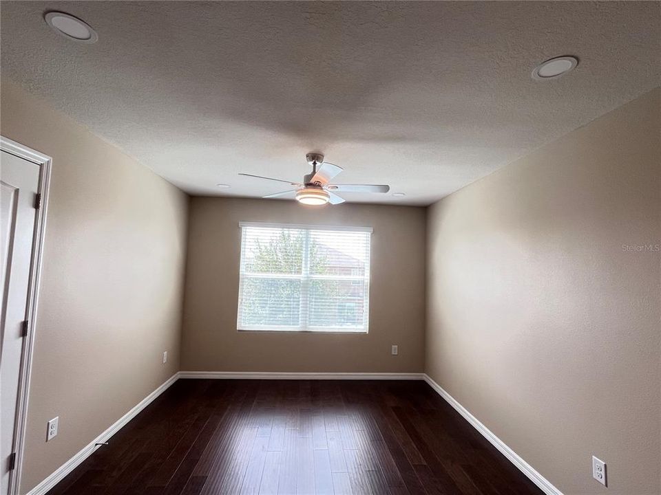 For Rent: $3,100 (5 beds, 3 baths, 2700 Square Feet)