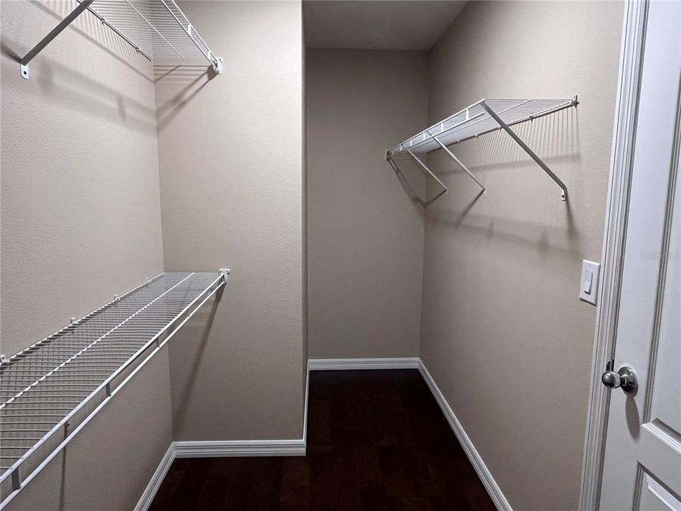 For Rent: $3,100 (5 beds, 3 baths, 2700 Square Feet)