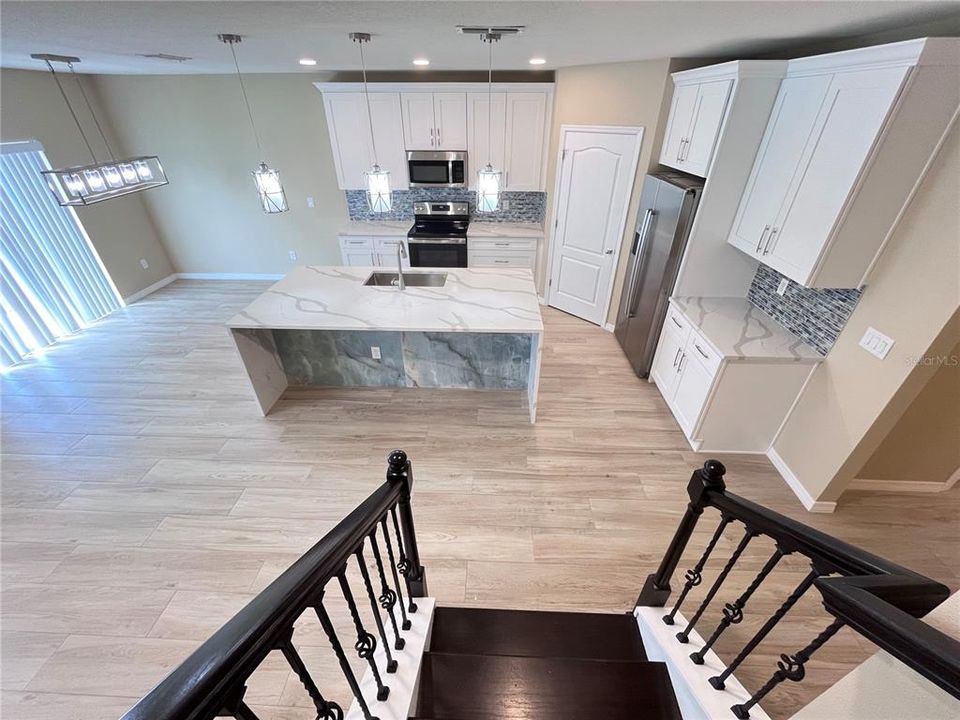 For Rent: $3,100 (5 beds, 3 baths, 2700 Square Feet)