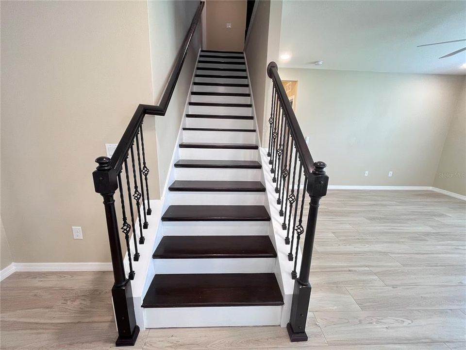 For Rent: $3,100 (5 beds, 3 baths, 2700 Square Feet)