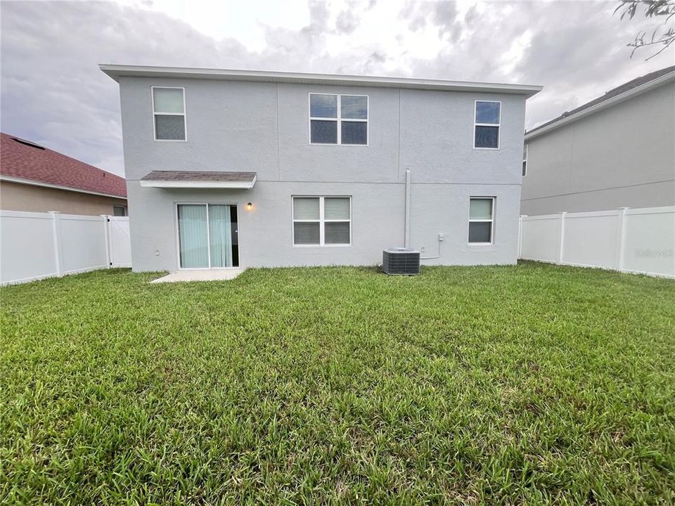 For Rent: $3,100 (5 beds, 3 baths, 2700 Square Feet)