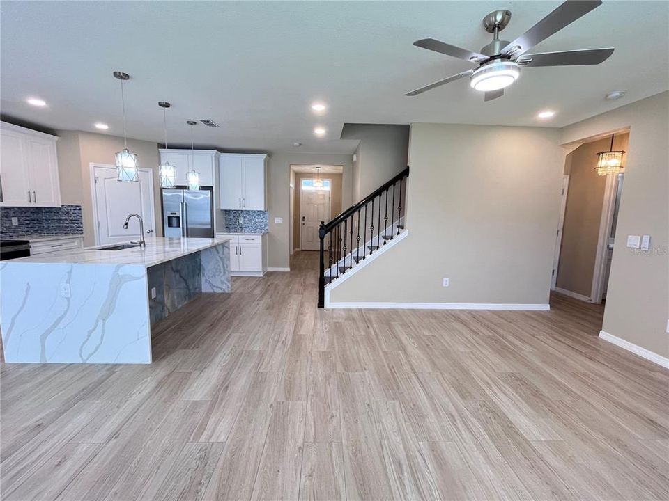For Rent: $3,100 (5 beds, 3 baths, 2700 Square Feet)