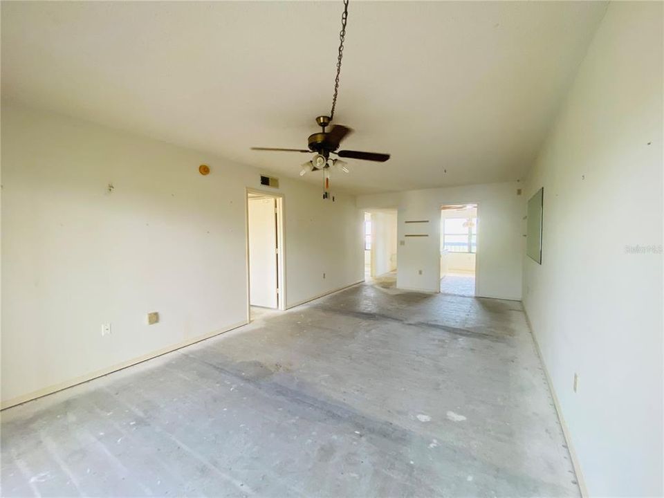En Venta: $90,000 (2 camas, 2 baños, 1001 Pies cuadrados)