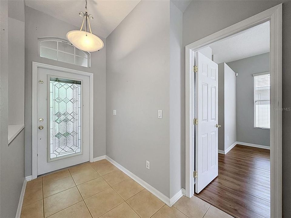 En Venta: $425,000 (4 camas, 3 baños, 2185 Pies cuadrados)