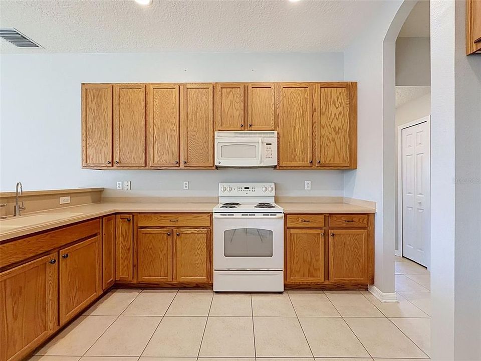 En Venta: $425,000 (4 camas, 3 baños, 2185 Pies cuadrados)