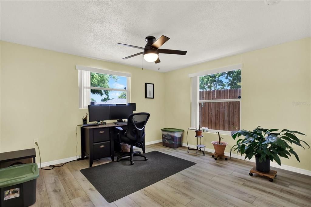 For Sale: $309,000 (2 beds, 3 baths, 1399 Square Feet)