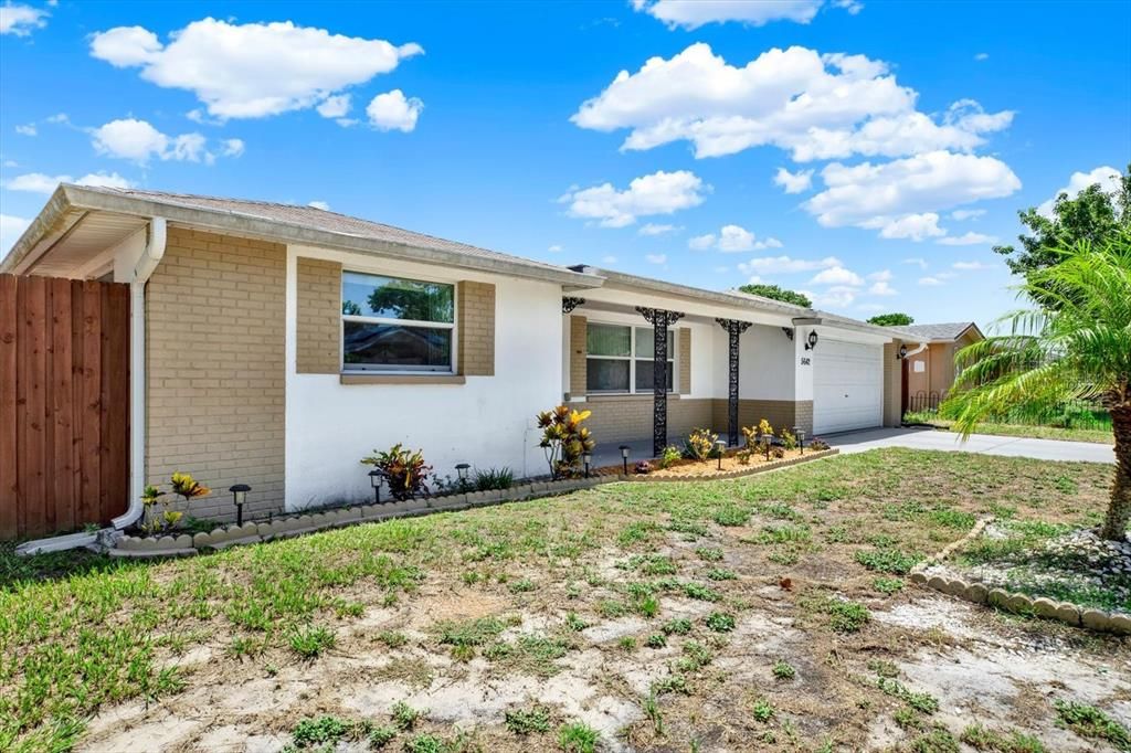 For Sale: $309,000 (2 beds, 3 baths, 1399 Square Feet)