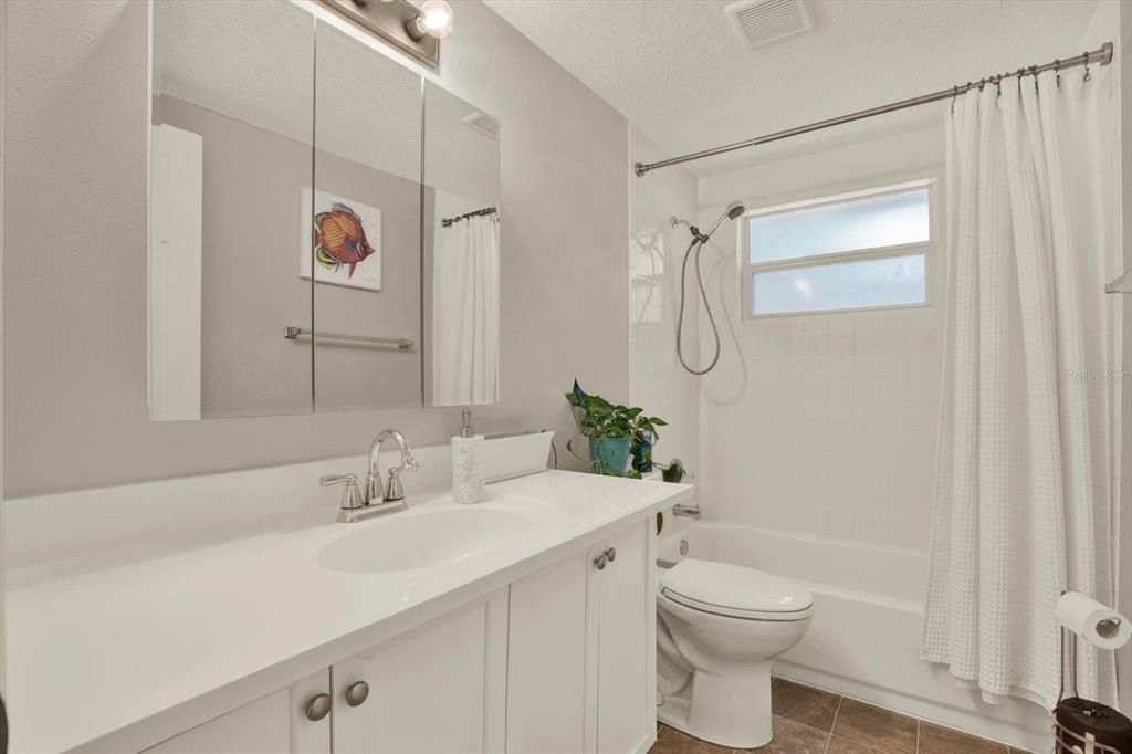 For Sale: $309,000 (2 beds, 3 baths, 1399 Square Feet)