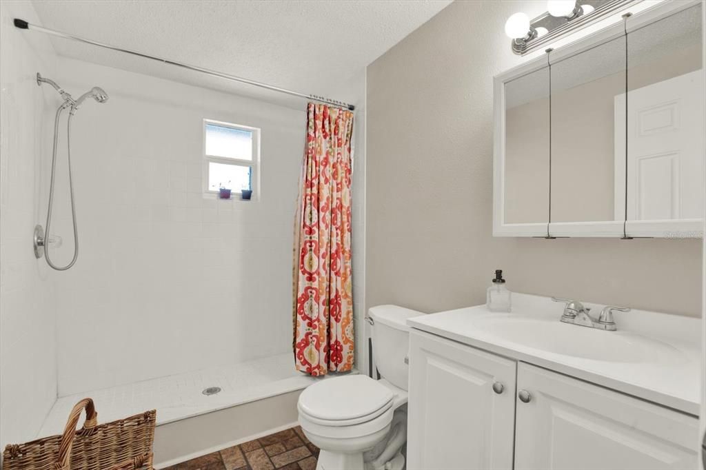 For Sale: $309,000 (2 beds, 3 baths, 1399 Square Feet)