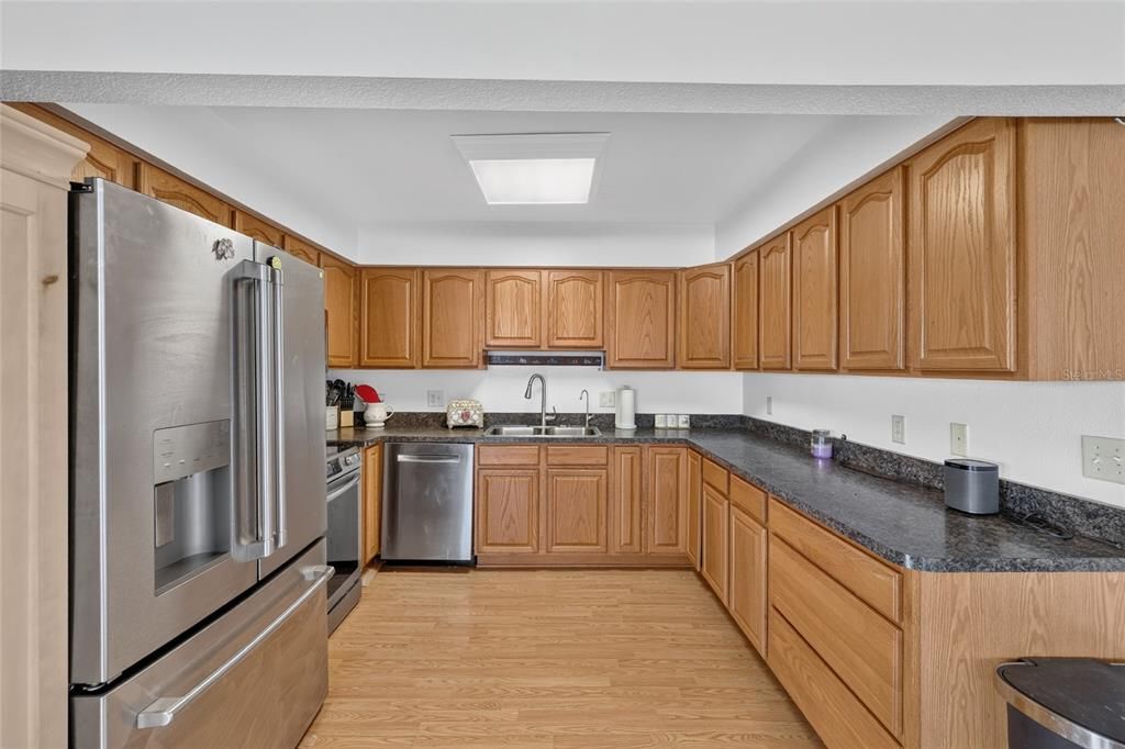 En Venta: $415,000 (3 camas, 2 baños, 2294 Pies cuadrados)