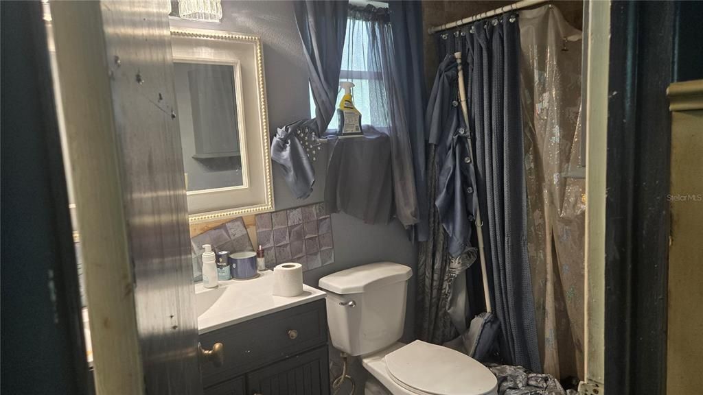 На продажу: $425,000 (6 спален, 3 ванн, 2424 Квадратных фут)