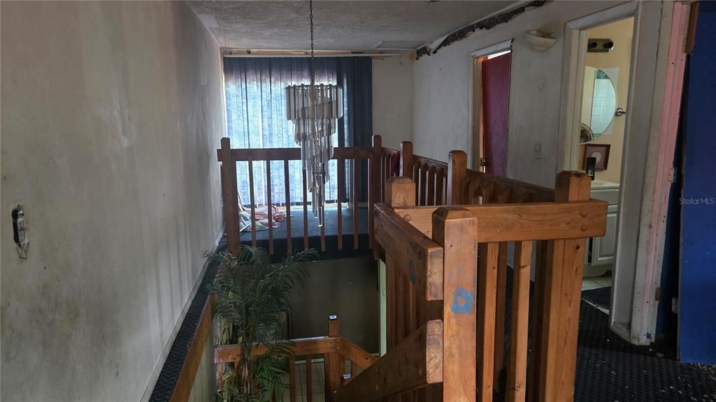 На продажу: $425,000 (6 спален, 3 ванн, 2424 Квадратных фут)