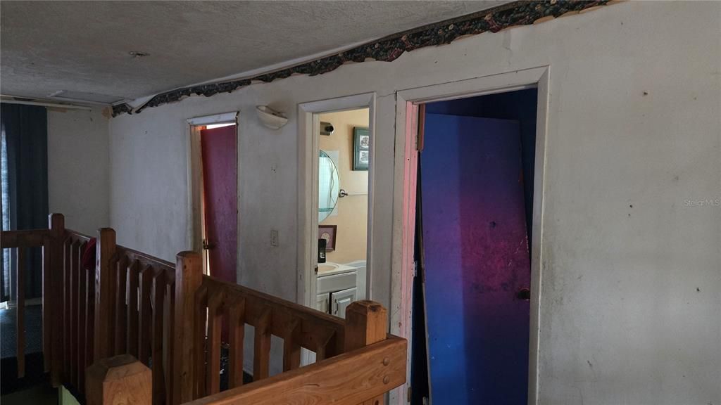 На продажу: $425,000 (6 спален, 3 ванн, 2424 Квадратных фут)